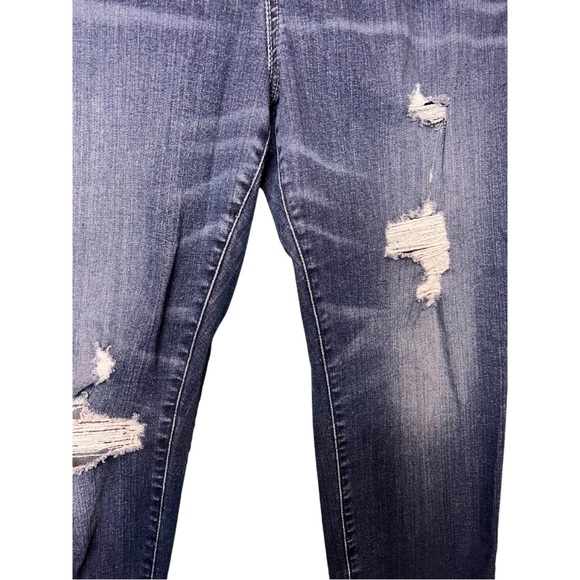 *NOT AVAILABLE* Torrid Size 20S Jegging Distressed Medium Wash
Premium Stretch - Picture 4 of 11